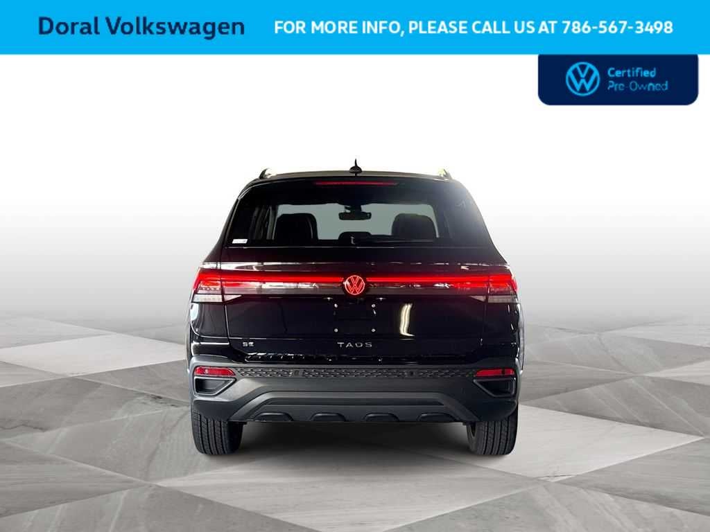 2025 Volkswagen Taos SE Black