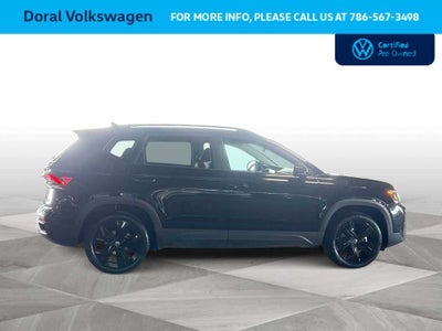 2025 Volkswagen Taos SE Black