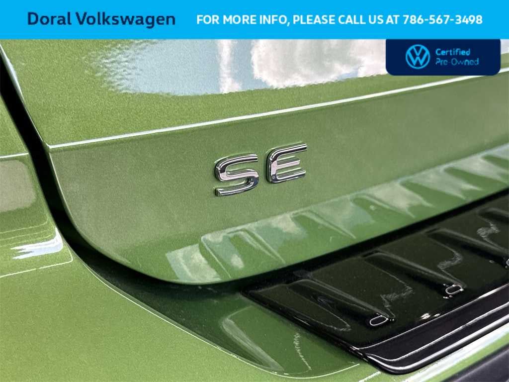 2025 Volkswagen Taos SE Black