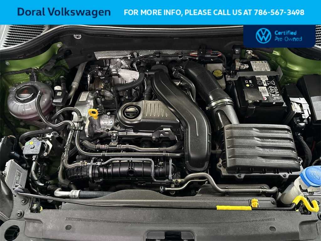 2025 Volkswagen Taos SE Black