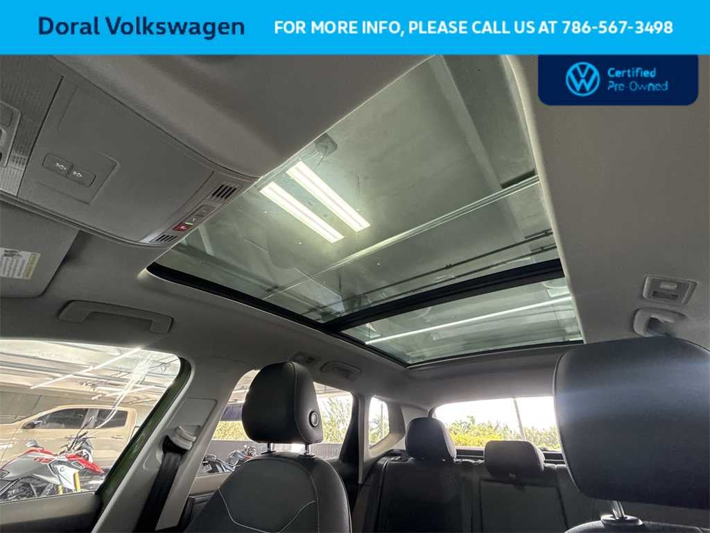 2025 Volkswagen Taos SE Black