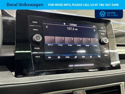 2025 Volkswagen Taos SE Black