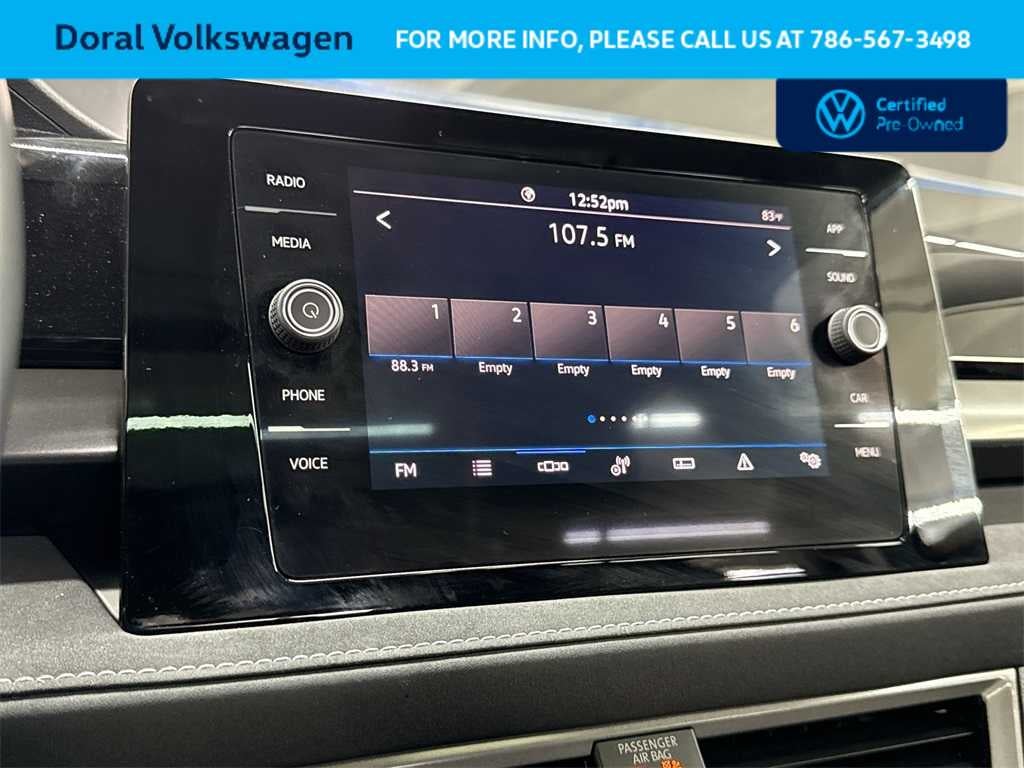 2025 Volkswagen Taos SE Black