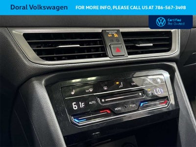 2025 Volkswagen Taos SE Black