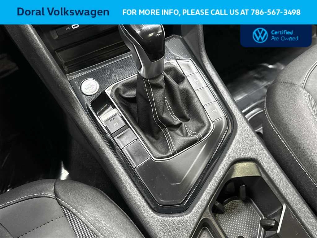 2025 Volkswagen Taos SE Black