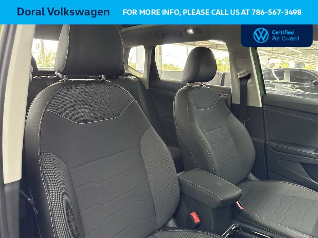 2025 Volkswagen Taos SE Black