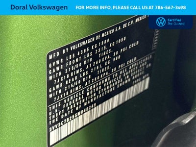 2025 Volkswagen Taos SE Black