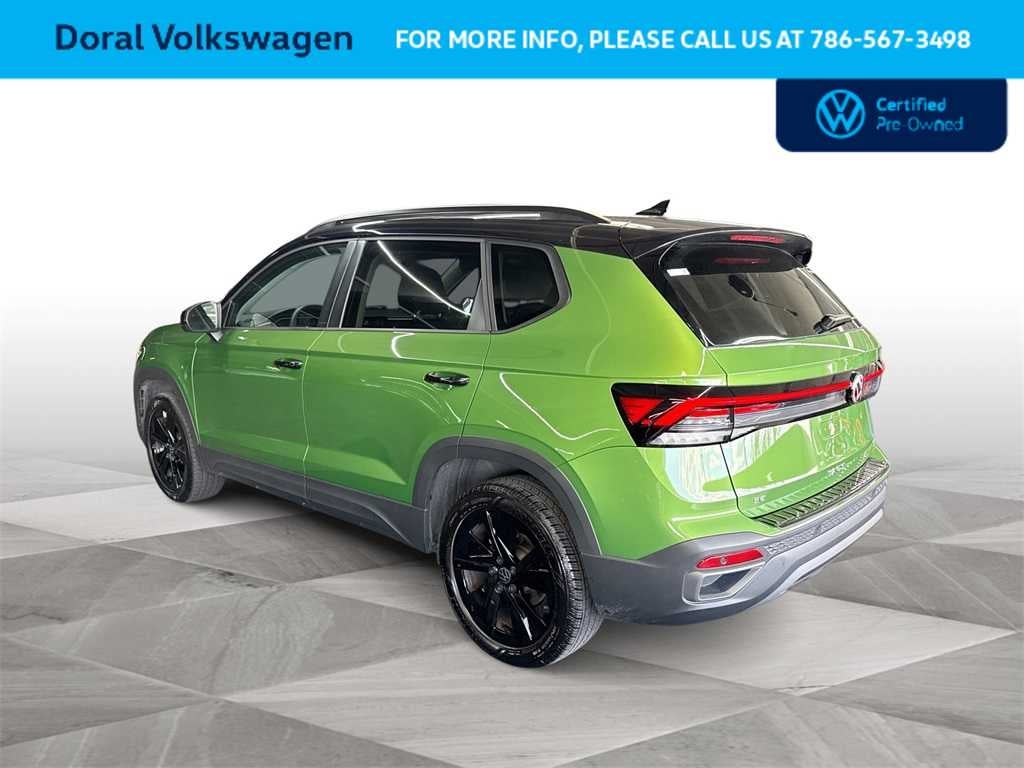 2025 Volkswagen Taos SE Black