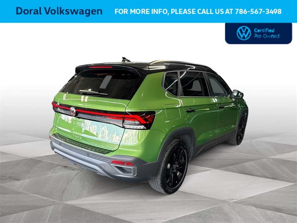 2025 Volkswagen Taos SE Black