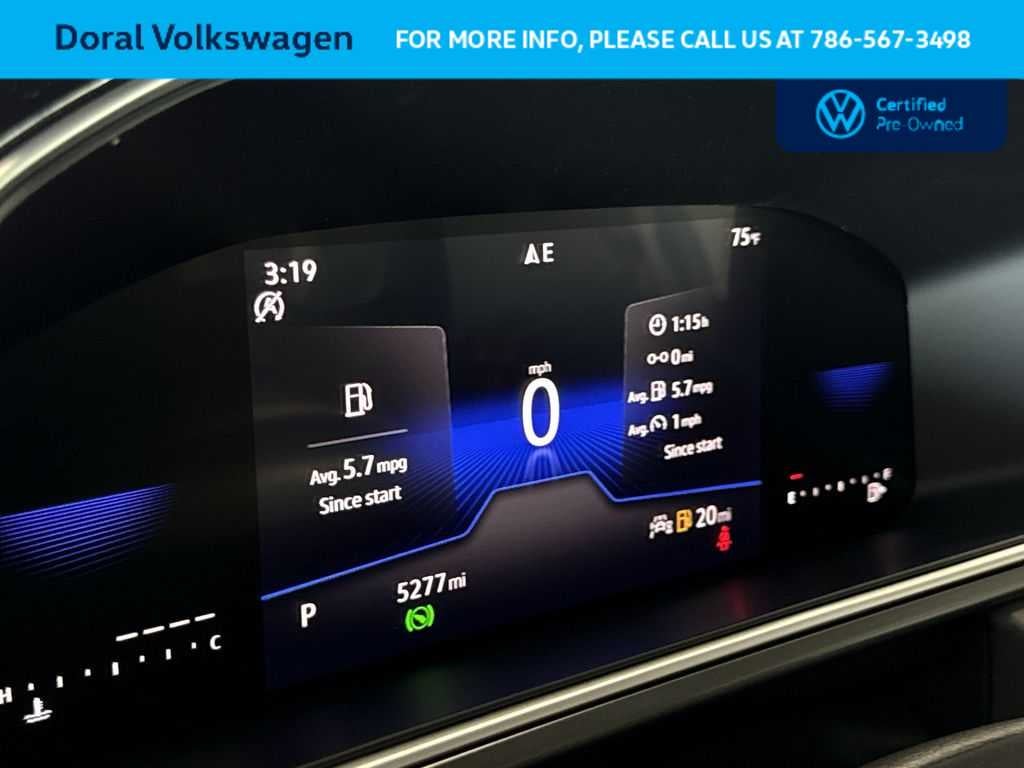 2025 Volkswagen Taos SE Black