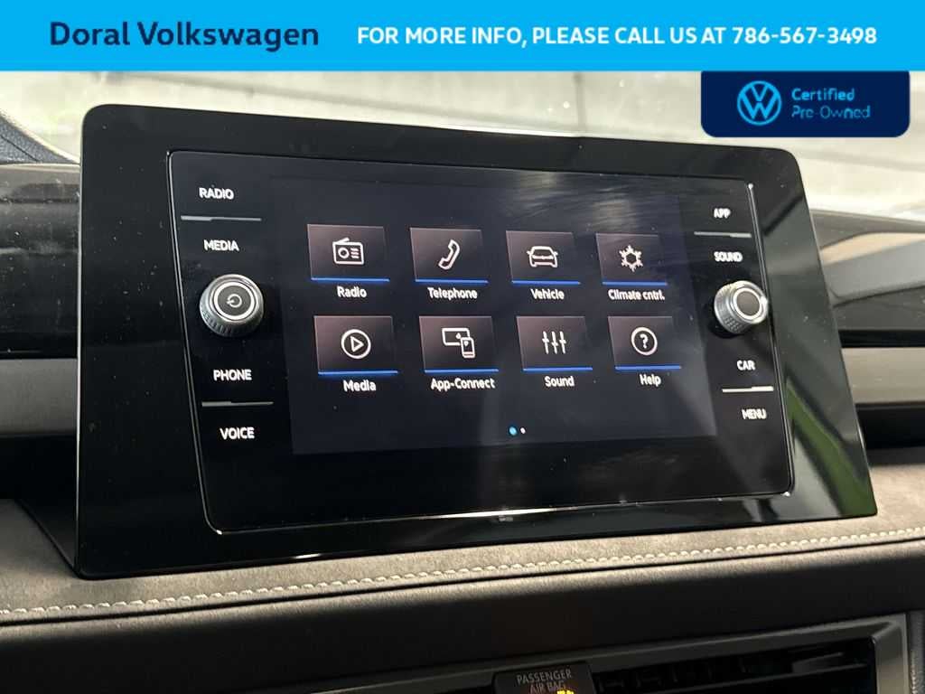 2025 Volkswagen Taos SE Black