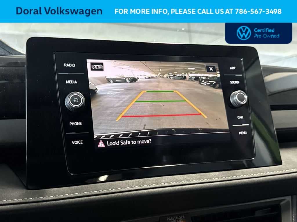 2025 Volkswagen Taos SE Black