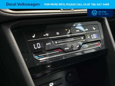 2025 Volkswagen Taos SE Black