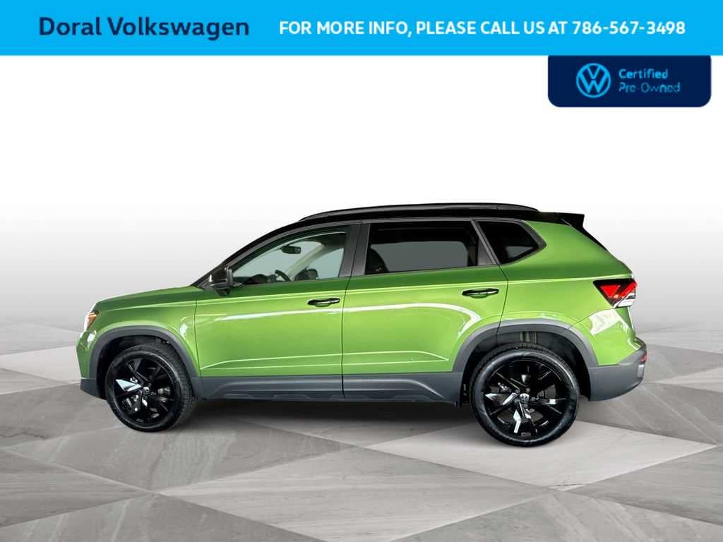 2025 Volkswagen Taos SE Black