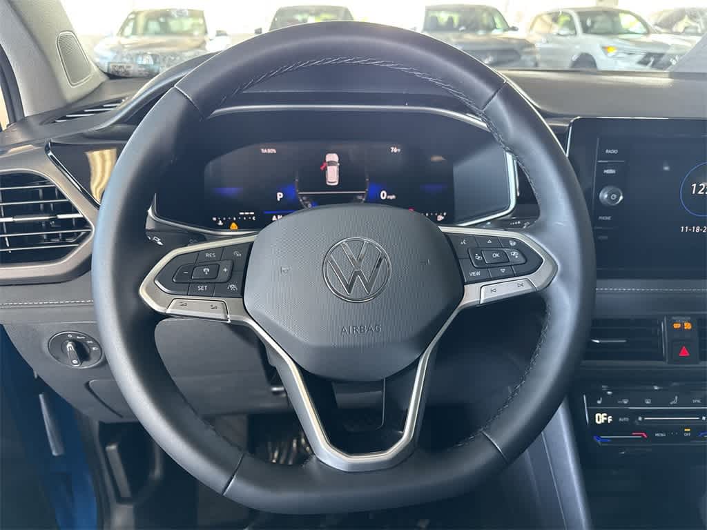 2026 Volkswagen Taos SE Black