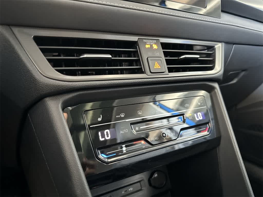 2026 Volkswagen Taos SE Black