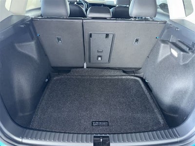 2026 Volkswagen Taos SE Black