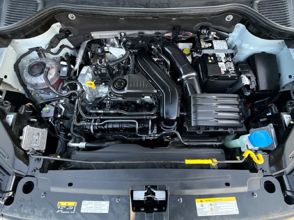 2026 Volkswagen Taos SE Black