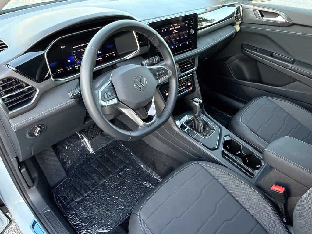 2026 Volkswagen Taos SE Black