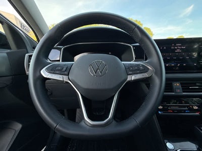 2026 Volkswagen Taos SE Black