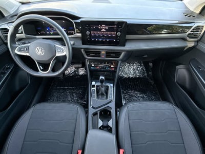 2026 Volkswagen Taos SE Black