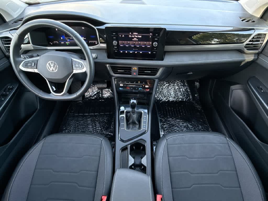 2026 Volkswagen Taos SE Black
