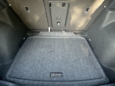2026 Volkswagen Taos SE Black