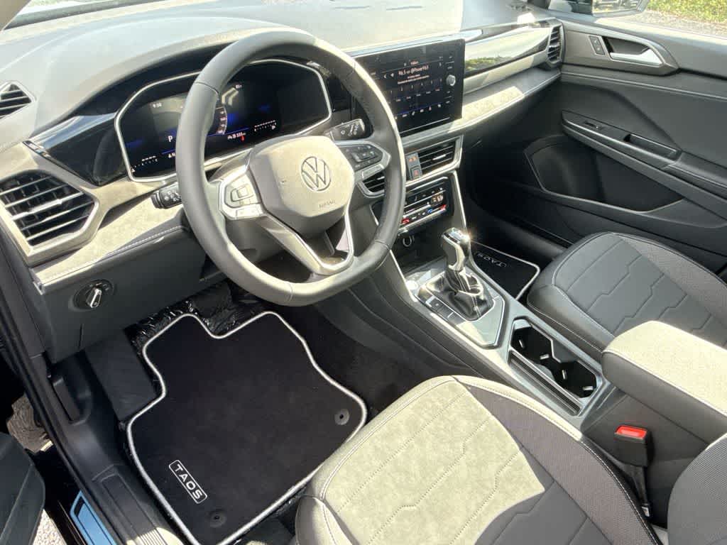 2026 Volkswagen Taos SE Black