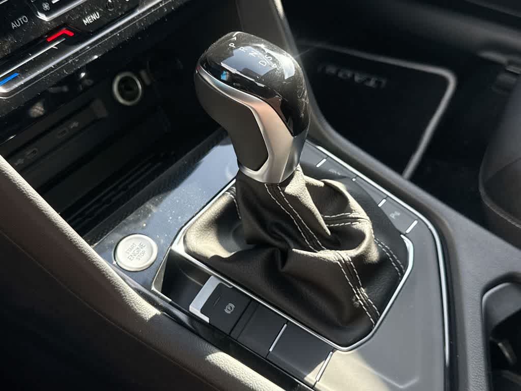 2026 Volkswagen Taos SE Black