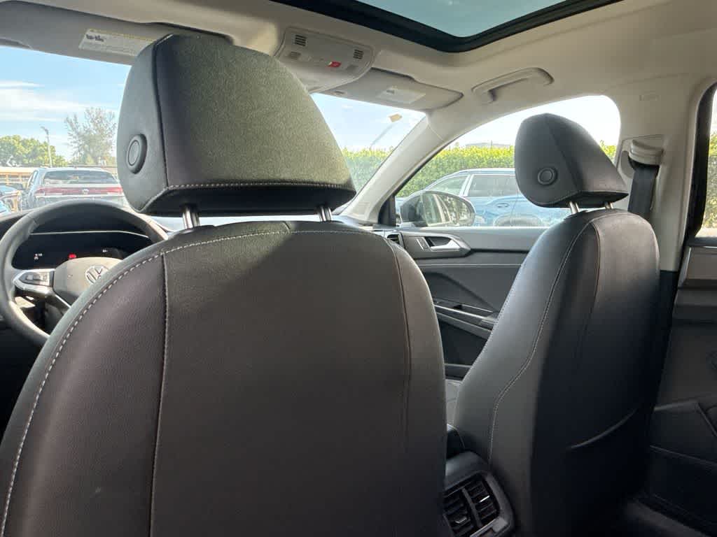 2026 Volkswagen Taos SE Black