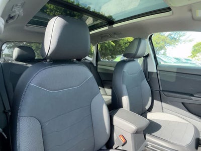 2026 Volkswagen Taos SE Black