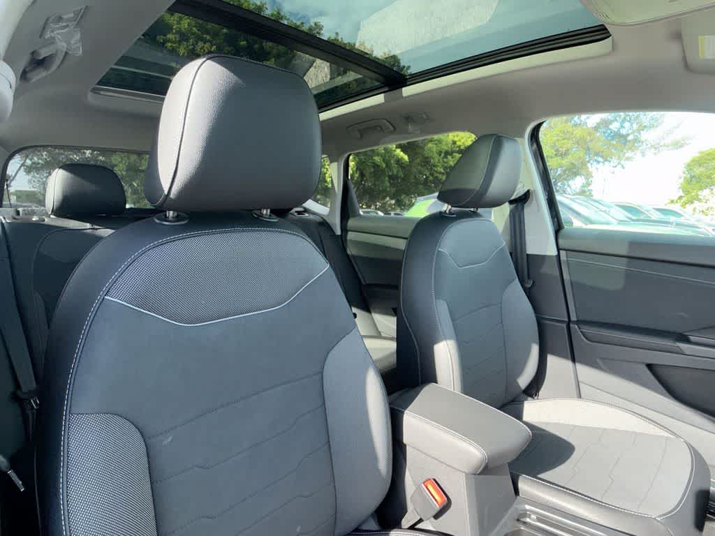 2026 Volkswagen Taos SE Black