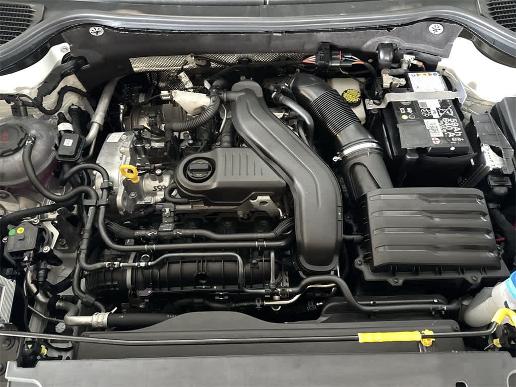 2026 Volkswagen Taos SE Black