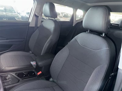 2026 Volkswagen Taos SE Black