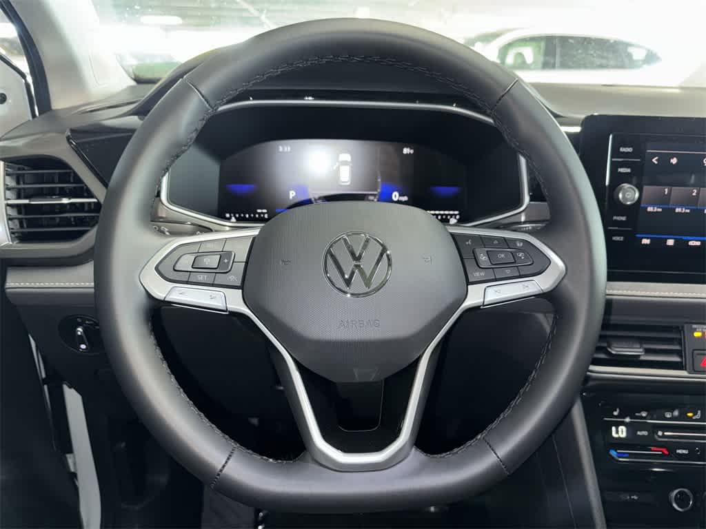 2026 Volkswagen Taos SE Black