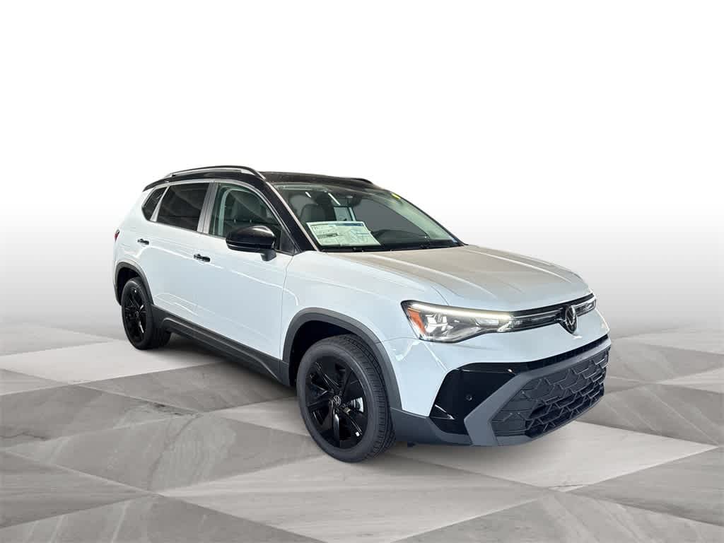 2026 Volkswagen Taos SE Black