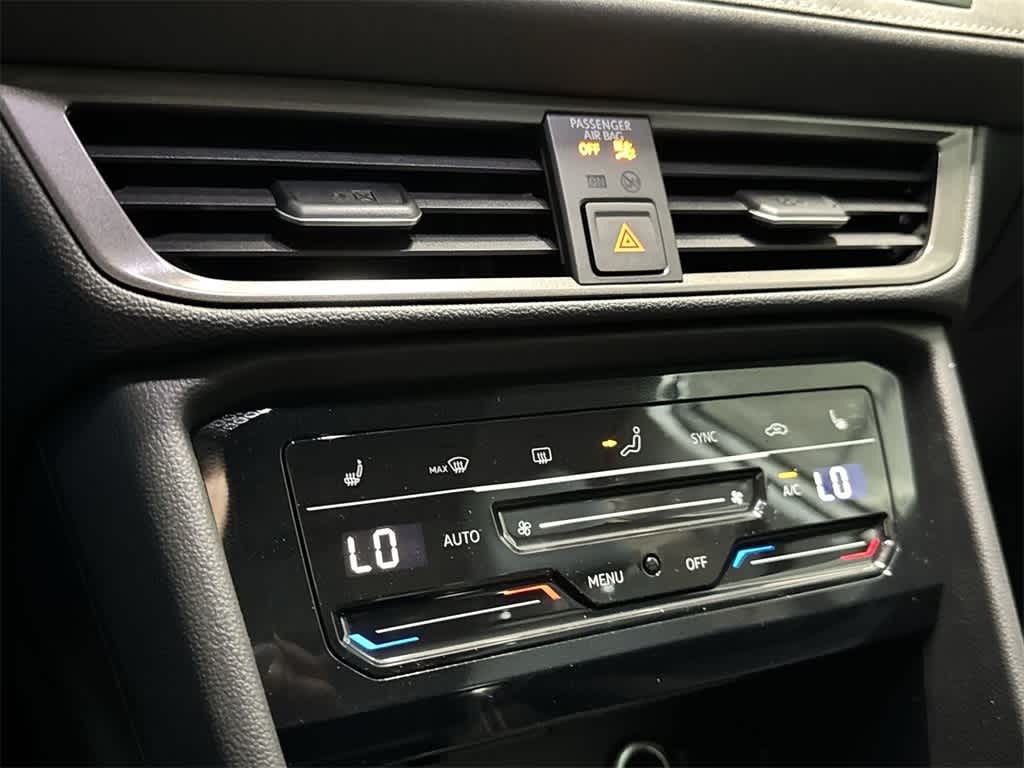 2026 Volkswagen Taos SE Black