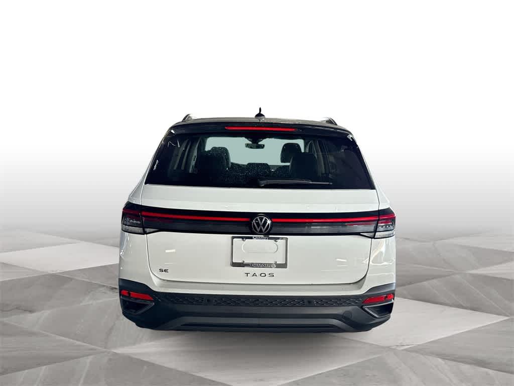 2026 Volkswagen Taos SE Black