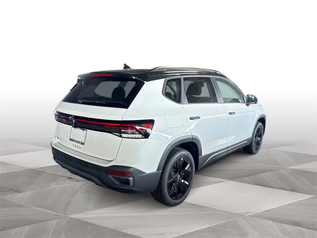 2026 Volkswagen Taos SE Black