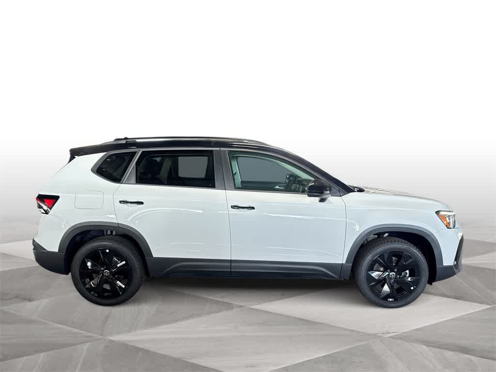 2026 Volkswagen Taos SE Black