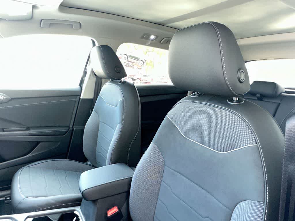 2026 Volkswagen Taos SE Black