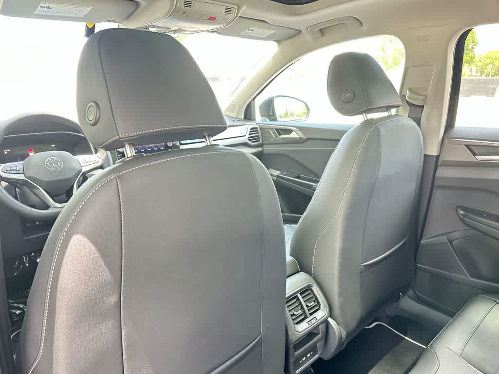 2026 Volkswagen Taos SE Black