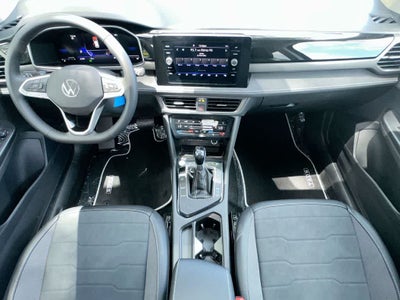 2026 Volkswagen Taos SE Black
