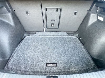 2026 Volkswagen Taos SE Black