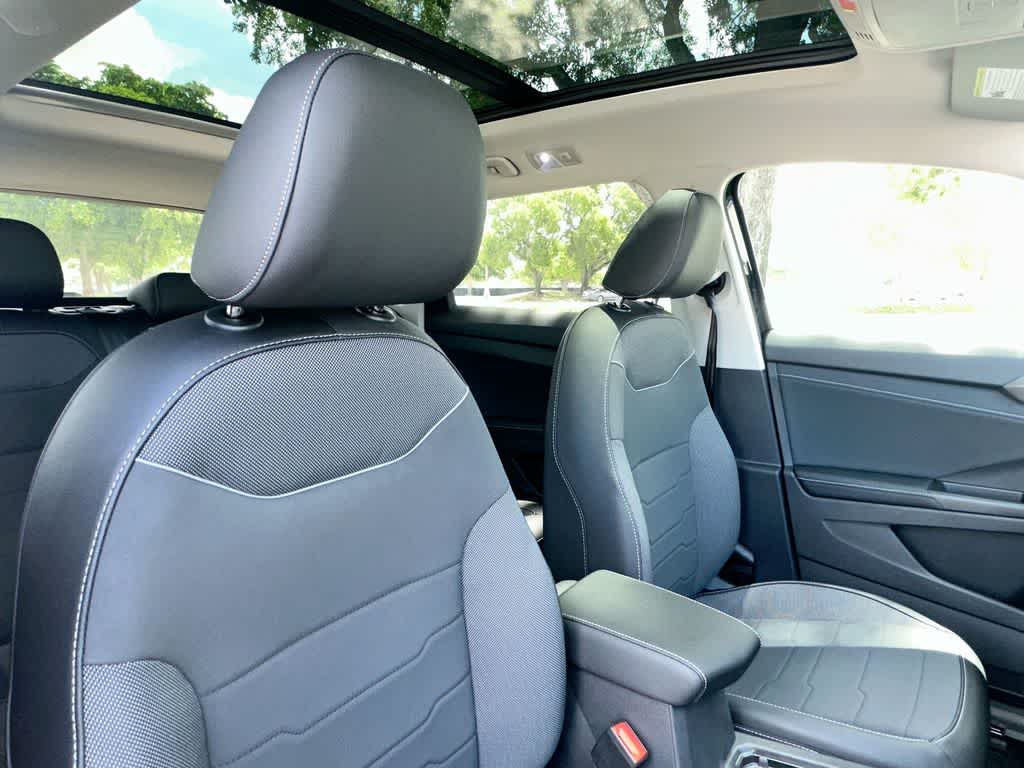 2026 Volkswagen Taos SE Black
