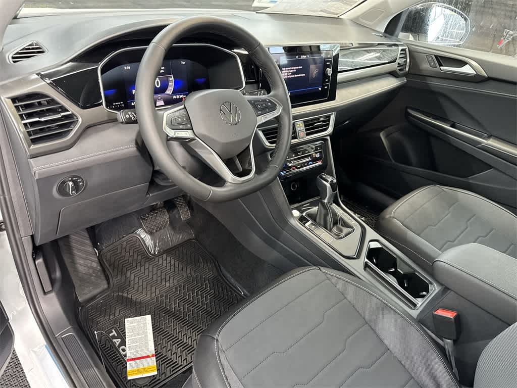 2026 Volkswagen Taos SE Black