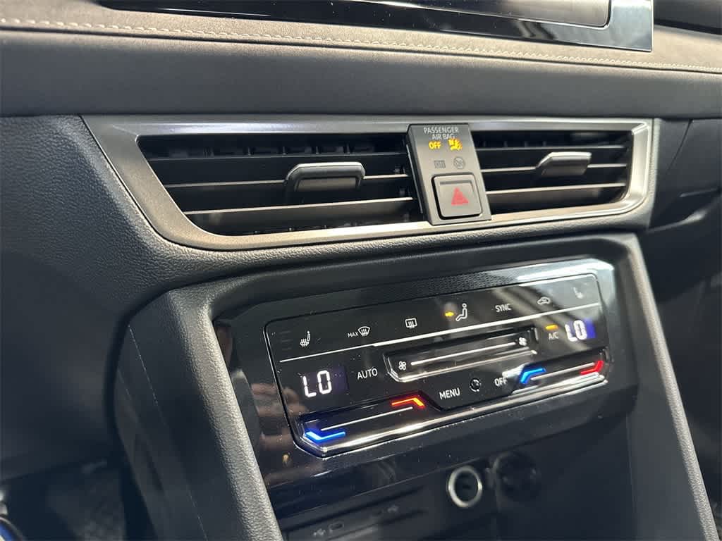 2026 Volkswagen Taos SE Black