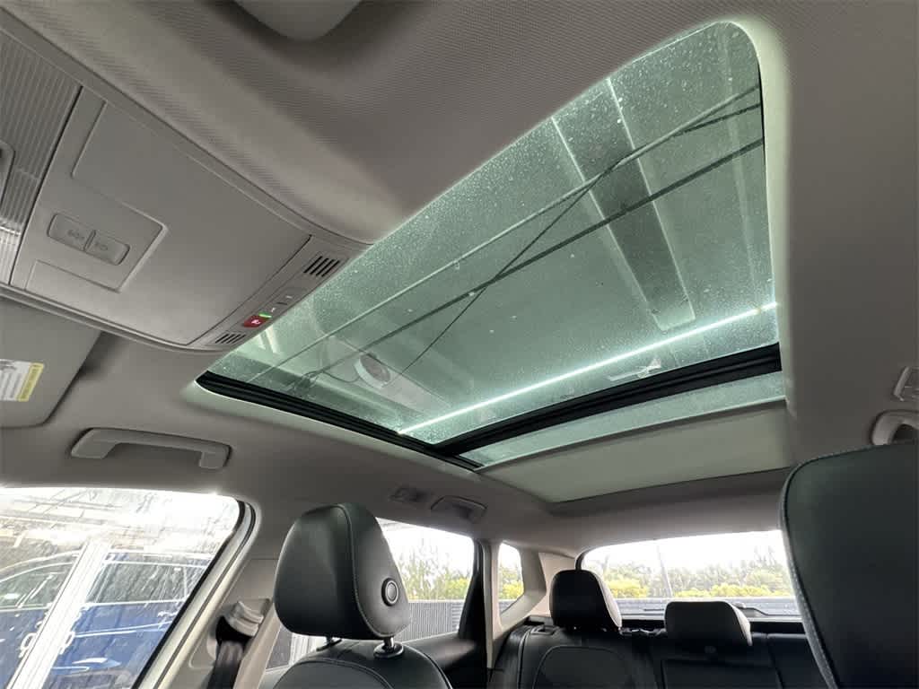 2026 Volkswagen Taos SE Black