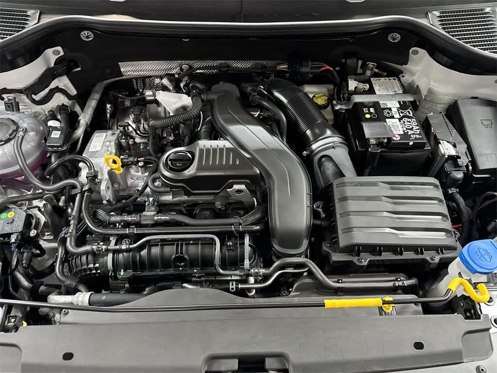 2026 Volkswagen Taos SE Black