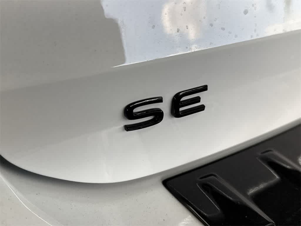 2026 Volkswagen Taos SE Black